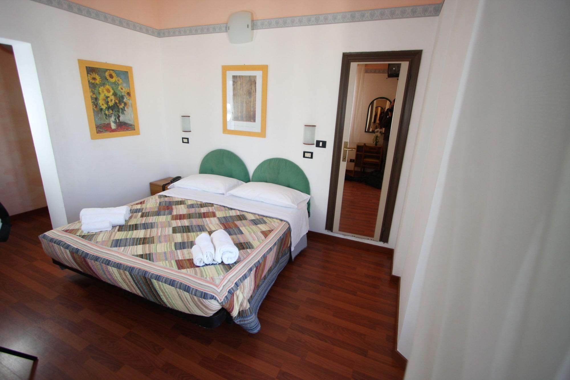 Hotel Stella D'Italia - Nuova Gestione Римини Екстериор снимка