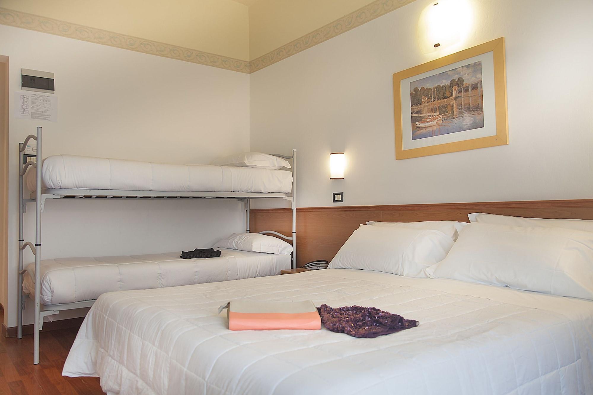 Hotel Stella D'Italia - Nuova Gestione Римини Екстериор снимка