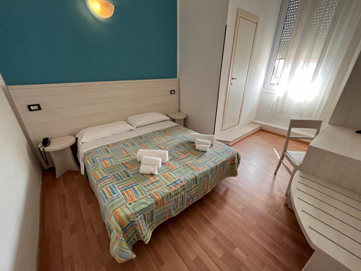 Hotel Stella D'Italia - Nuova Gestione Римини Екстериор снимка