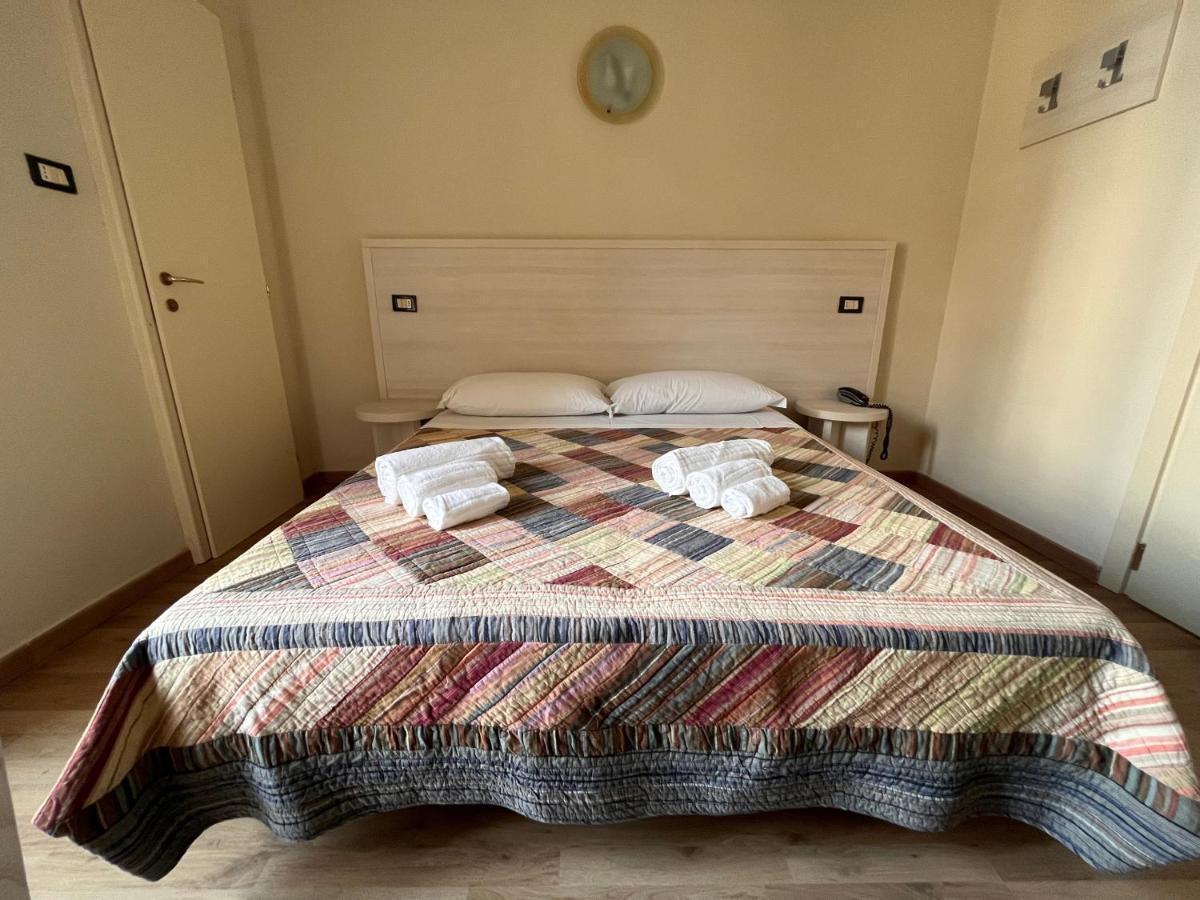 Hotel Stella D'Italia - Nuova Gestione Римини Екстериор снимка