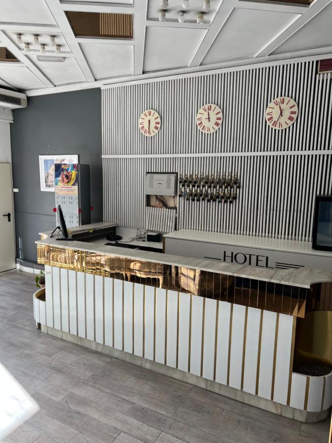 Hotel Stella D'Italia - Nuova Gestione Римини Екстериор снимка