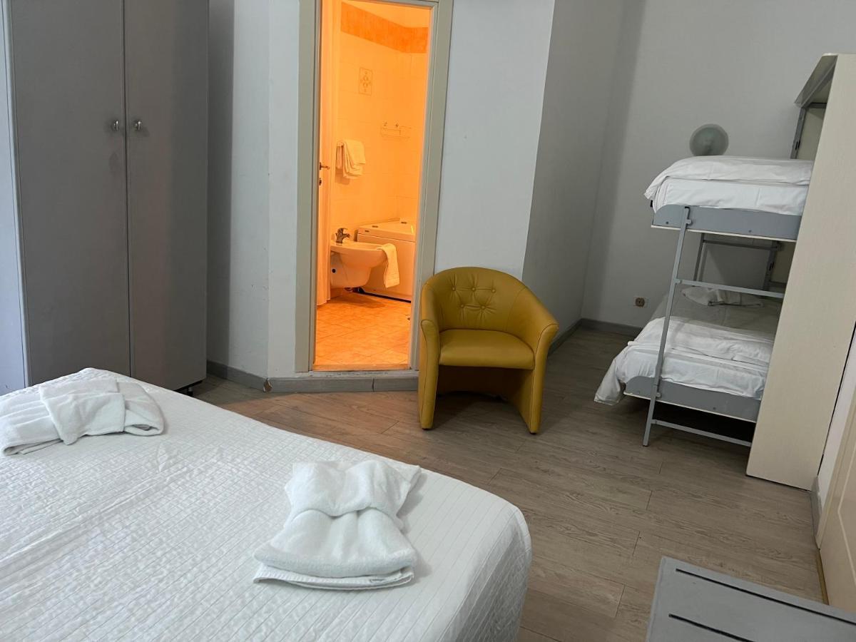 Hotel Stella D'Italia - Nuova Gestione Римини Екстериор снимка
