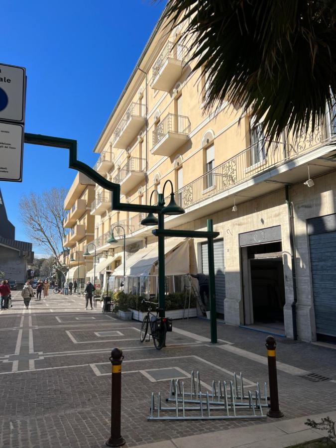Hotel Stella D'Italia - Nuova Gestione Римини Екстериор снимка