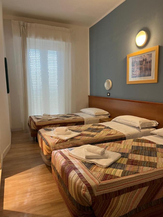 Hotel Stella D'Italia - Nuova Gestione Римини Екстериор снимка