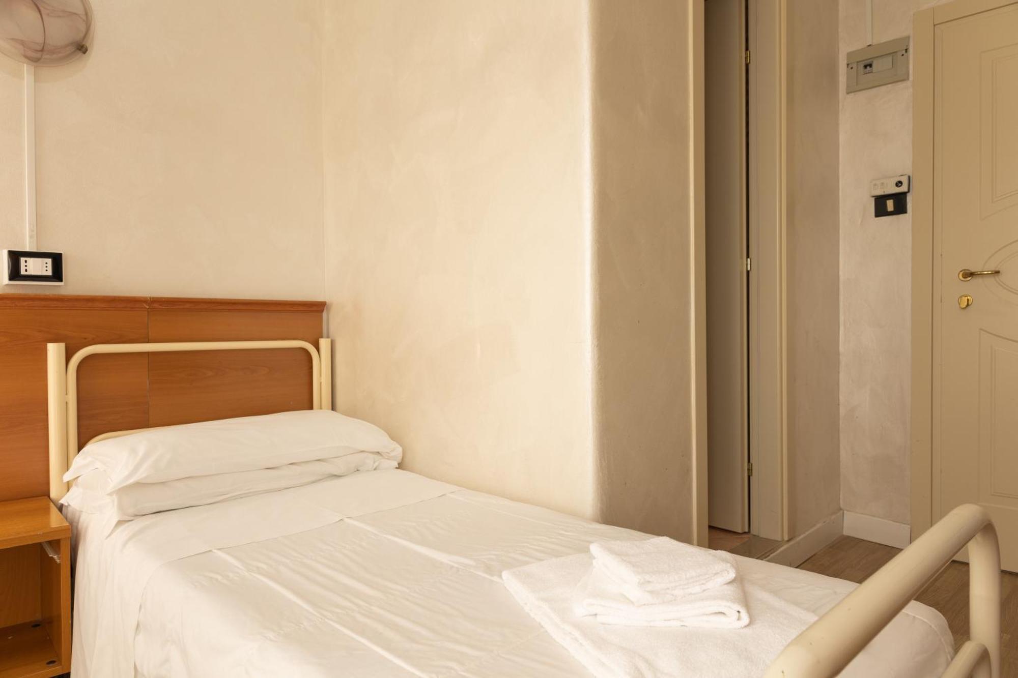 Hotel Stella D'Italia - Nuova Gestione Римини Екстериор снимка