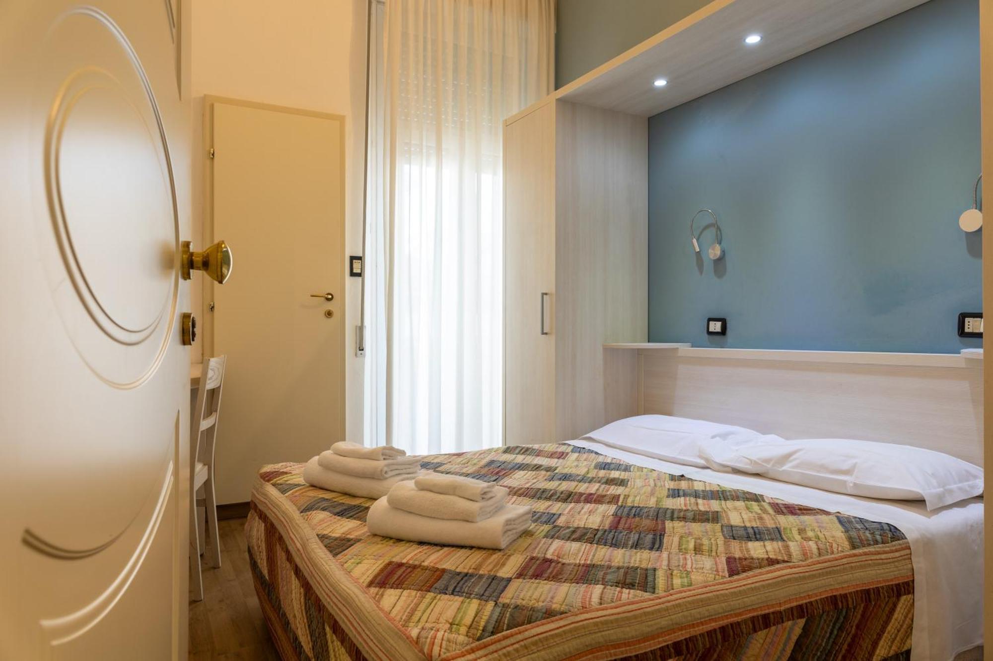 Hotel Stella D'Italia - Nuova Gestione Римини Екстериор снимка