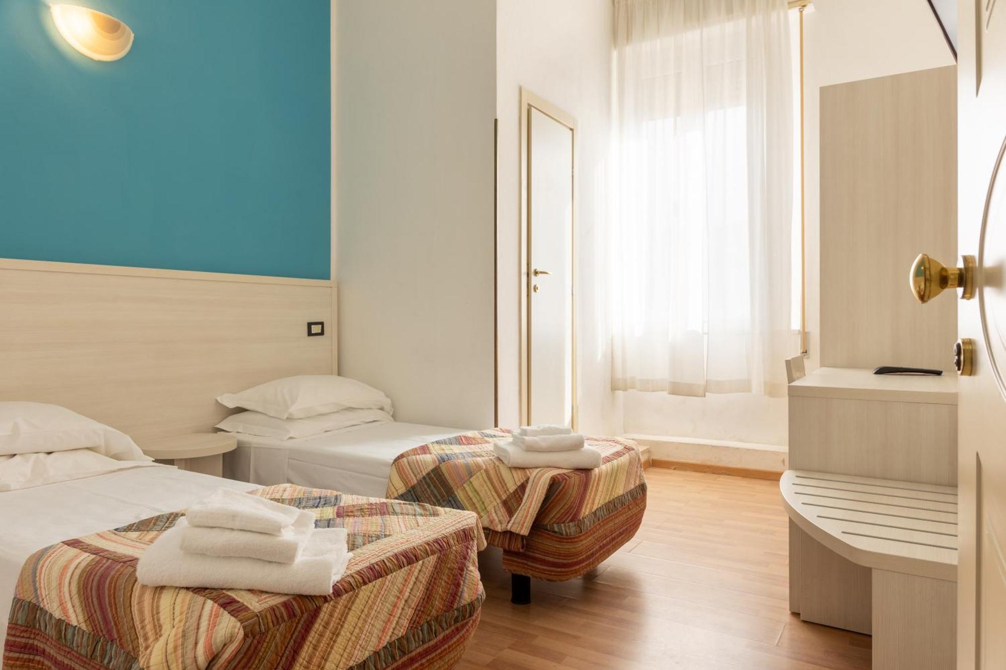 Hotel Stella D'Italia - Nuova Gestione Римини Екстериор снимка